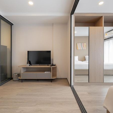 Salaya One Hotel & Service Apartment エクステリア 写真