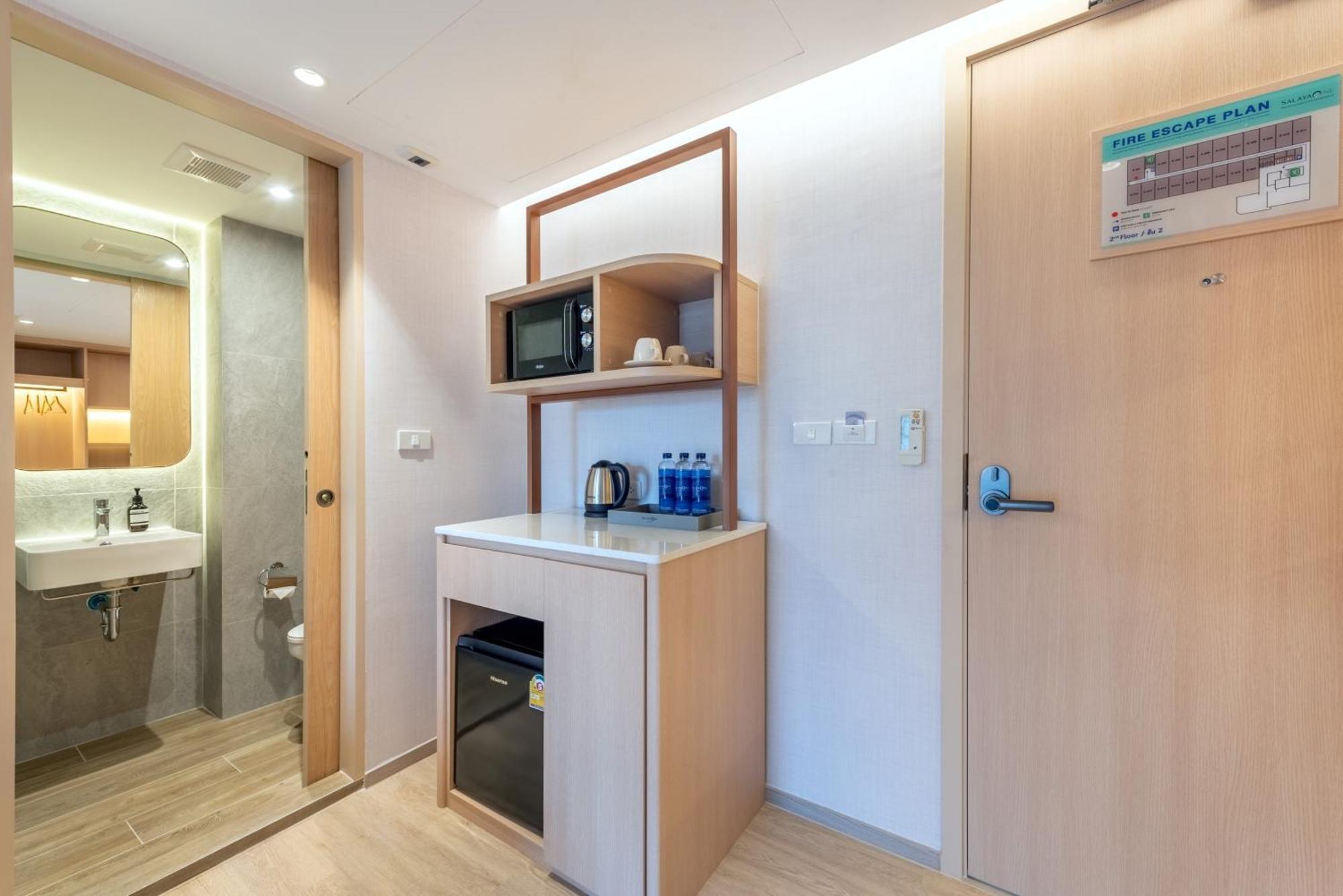 Salaya One Hotel & Service Apartment エクステリア 写真