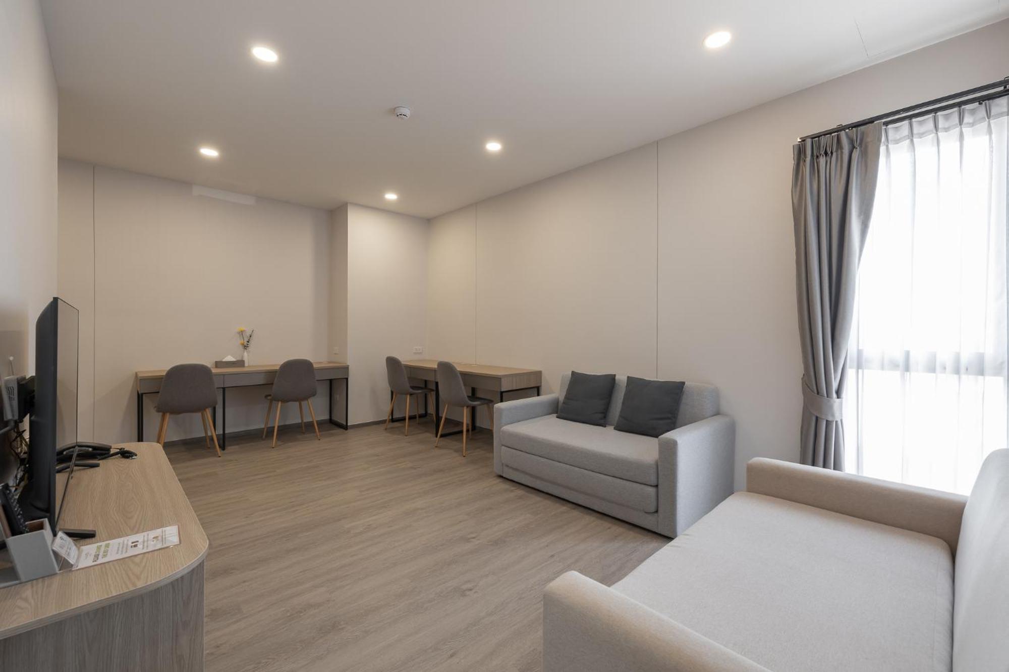 Salaya One Hotel & Service Apartment エクステリア 写真