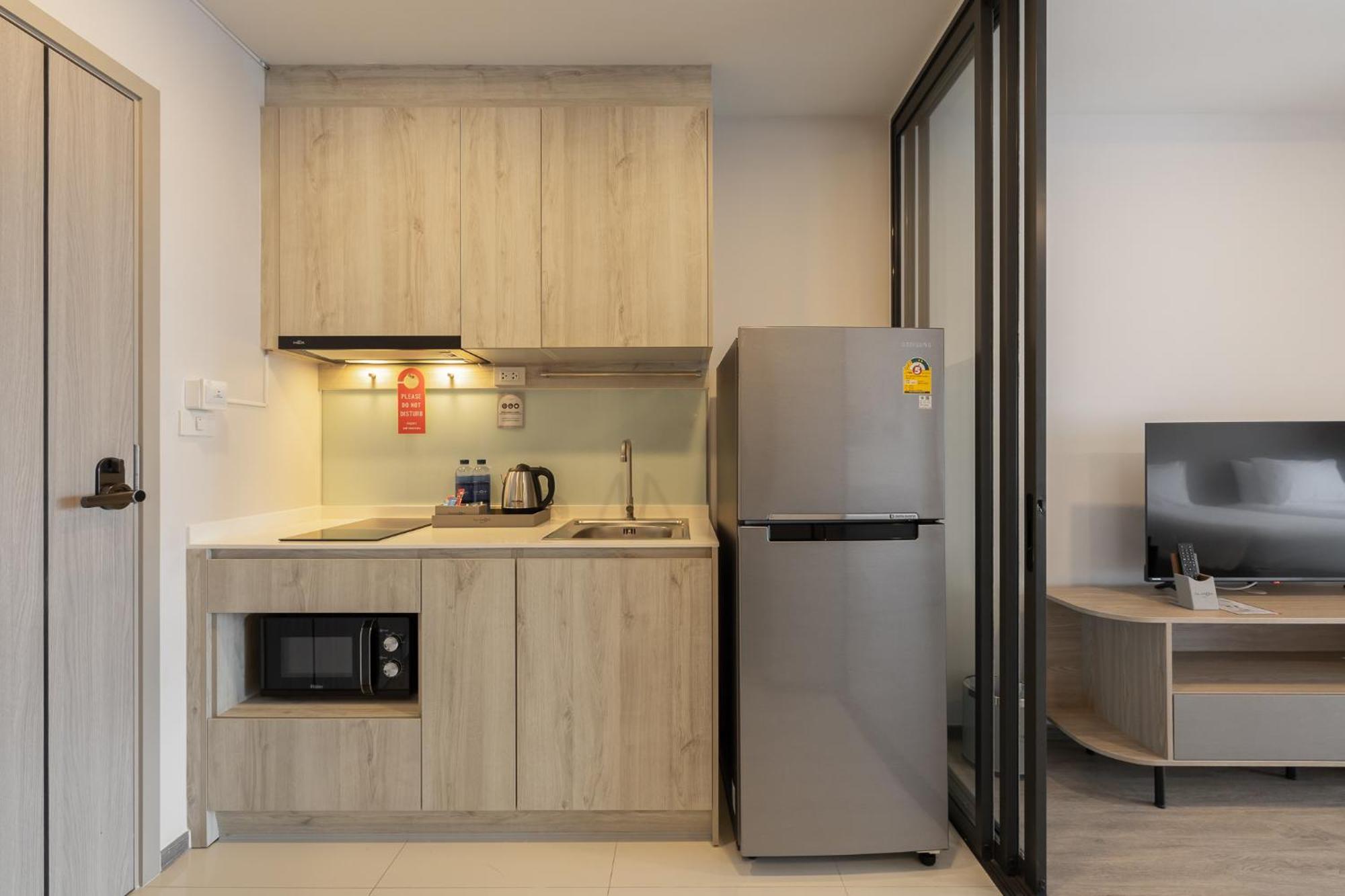 Salaya One Hotel & Service Apartment エクステリア 写真