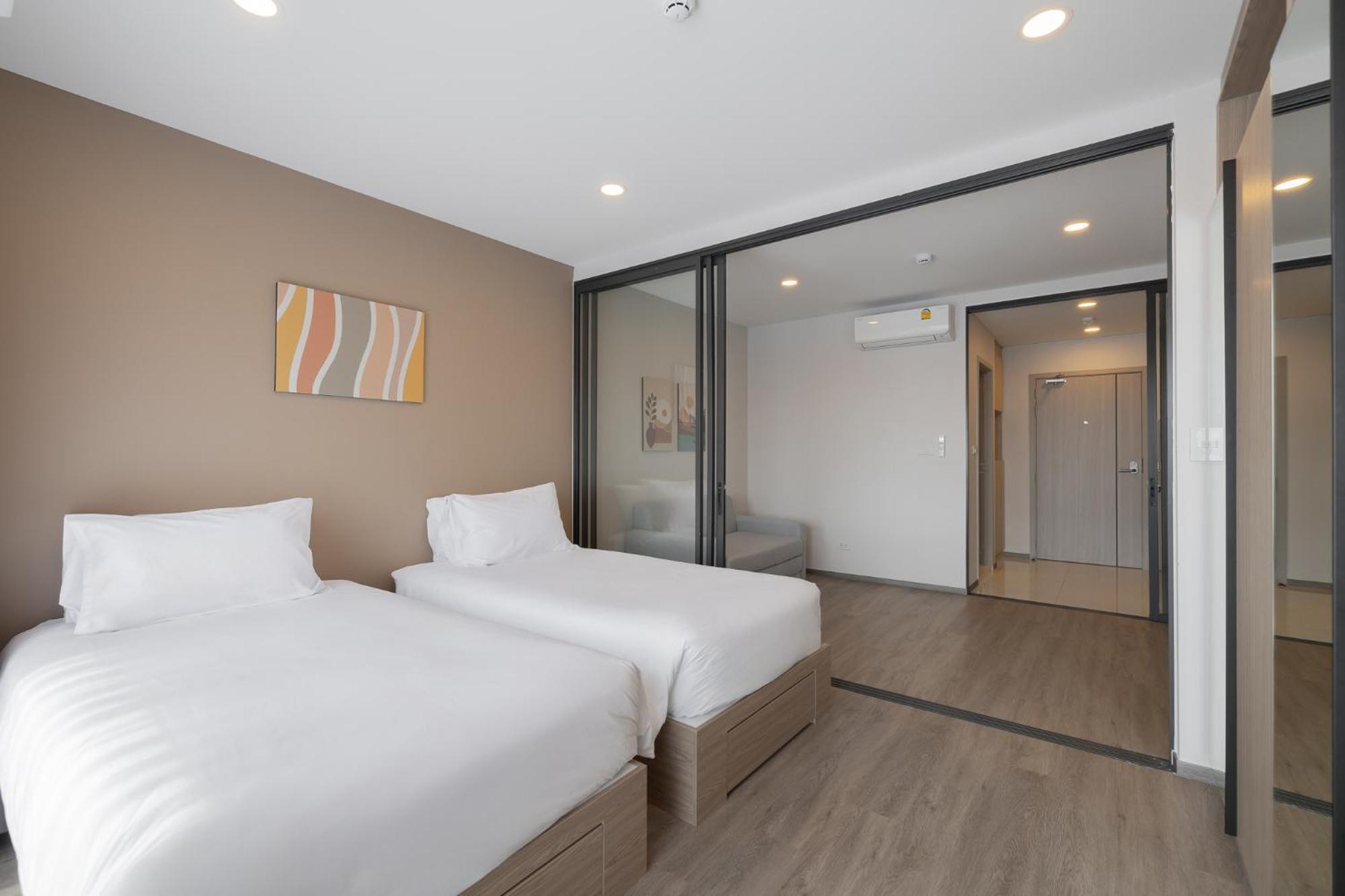 Salaya One Hotel & Service Apartment エクステリア 写真