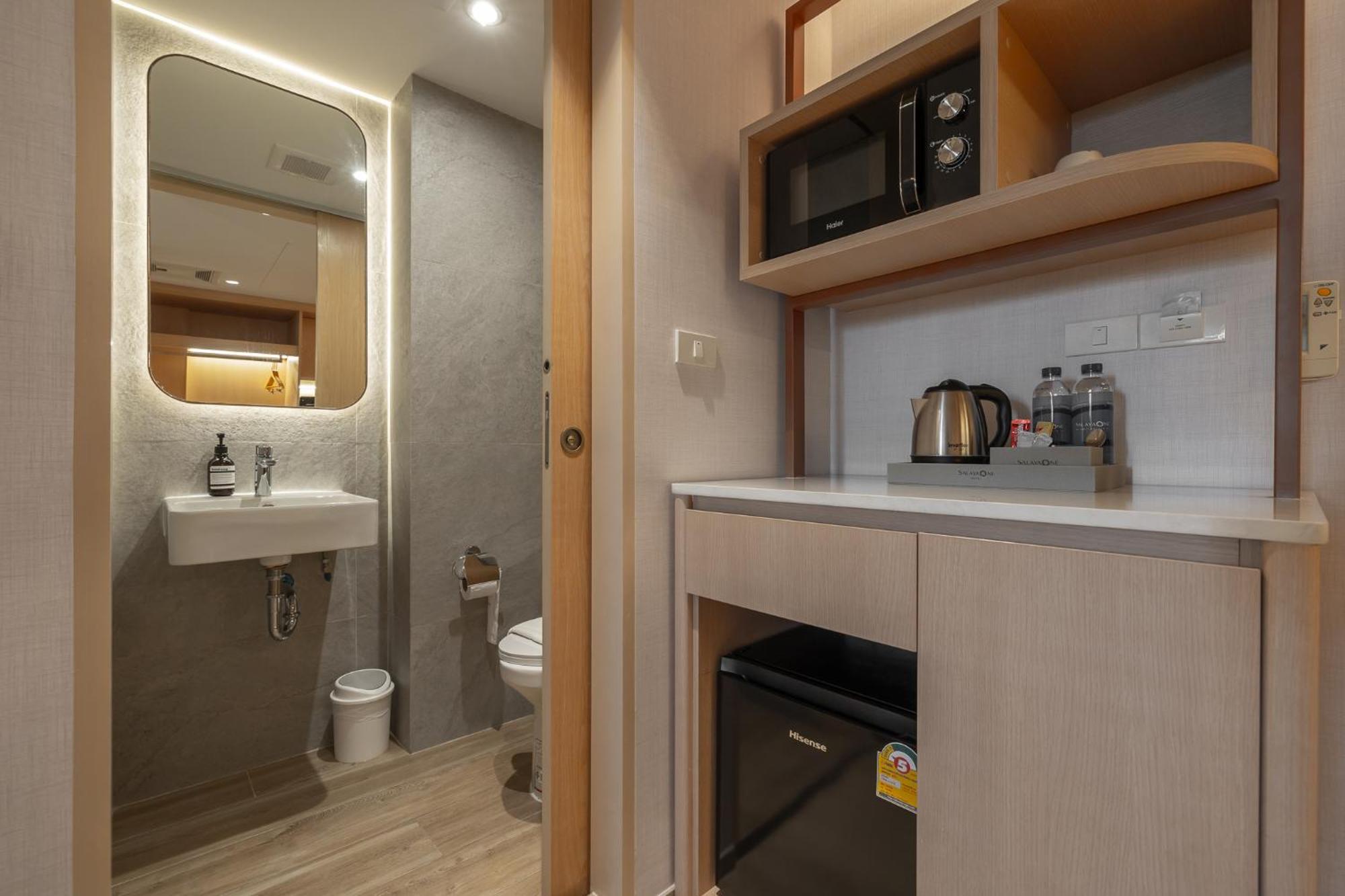 Salaya One Hotel & Service Apartment エクステリア 写真