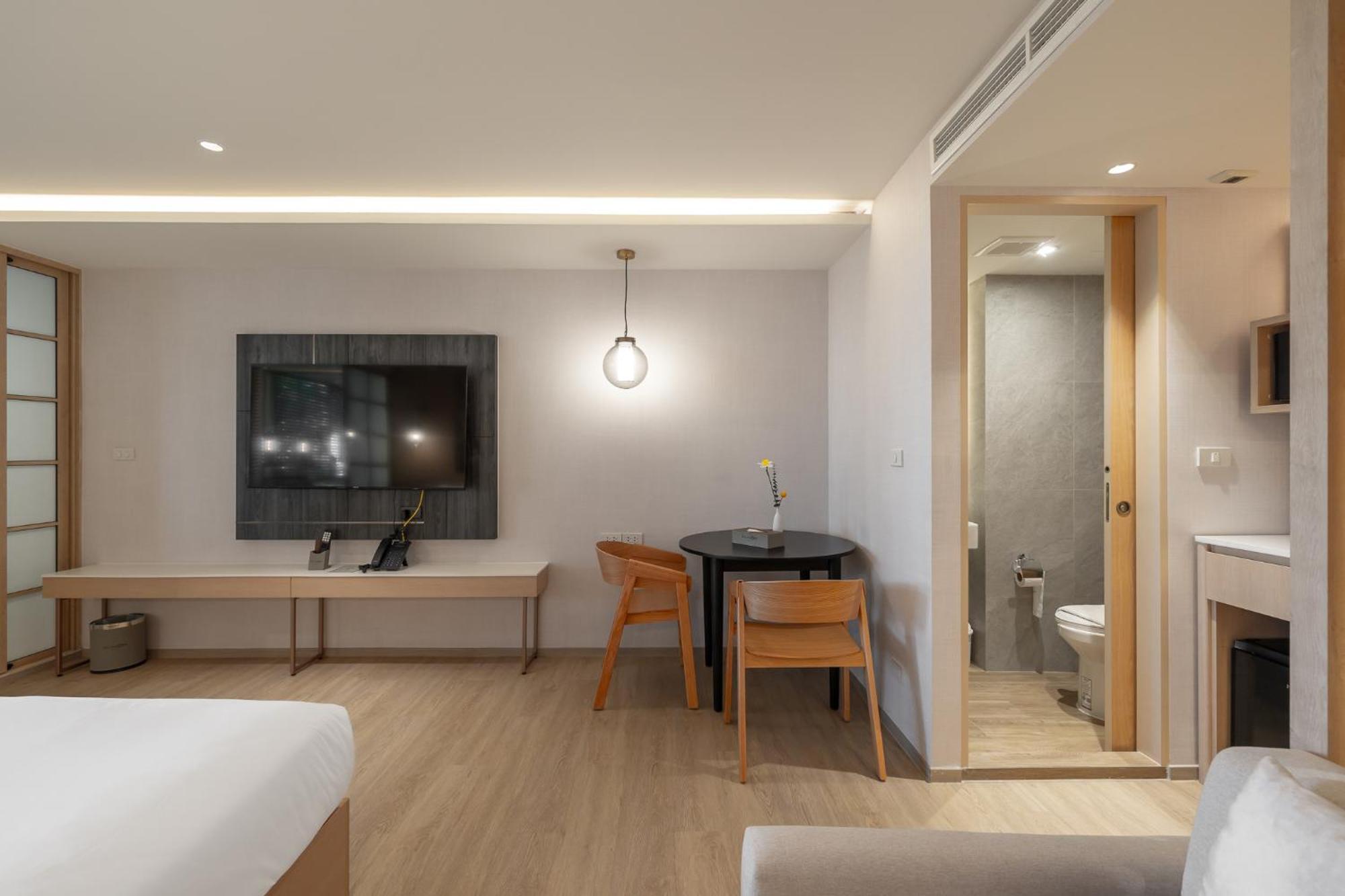 Salaya One Hotel & Service Apartment エクステリア 写真